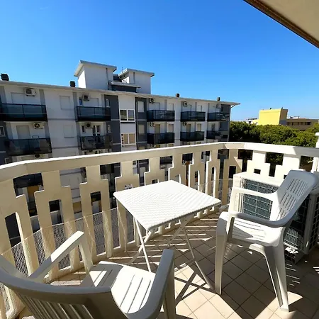 Daire Bright Flat With Terrace Overlooking The Sea *