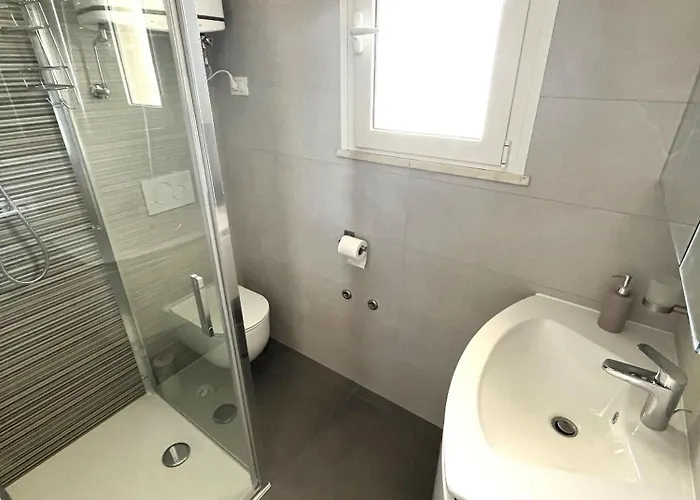 Bright Flat With Terrace Overlooking The Sea Daire *