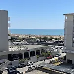 Bright Flat With Terrace Overlooking The Sea Apartmán