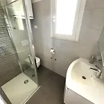 Bright Flat With Terrace Overlooking The Sea Apartmán *