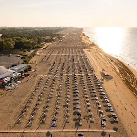 Bright Flat With Terrace Overlooking The Sea * Bibione