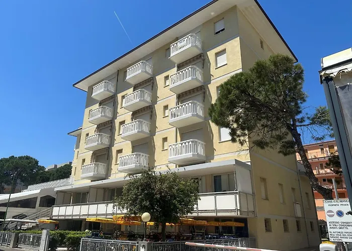 Apartment Bright Flat With Terrace Overlooking The Sea *